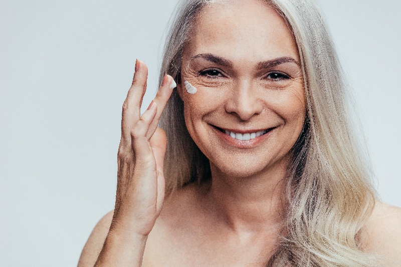 Anti-Aging, Alter, Alterungspozess, Creme, Anti-Aging-Creme, Sport, Bewegung, Ernährung